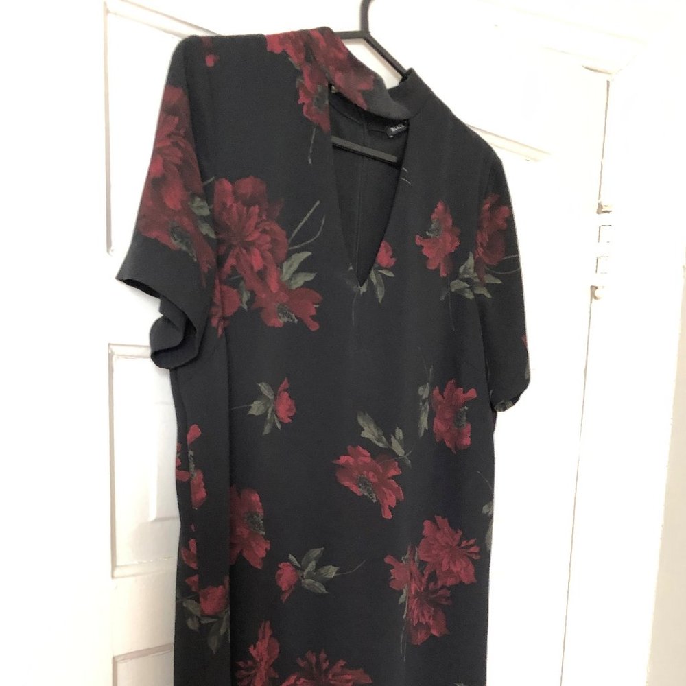 Black floral Short-sleeved Shift dress
